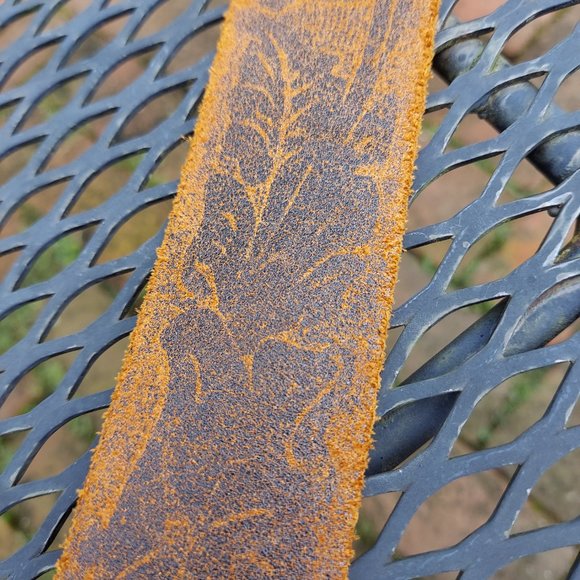 Marks and Spencer  M&S Men's Vintage Distressed Brown Leather Belt Size 43-45 in - Picture 4 of 12